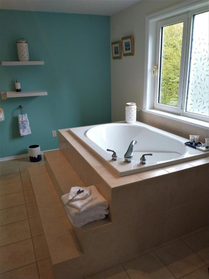 By The Bay Lavender Villa Chemainus Extérieur photo